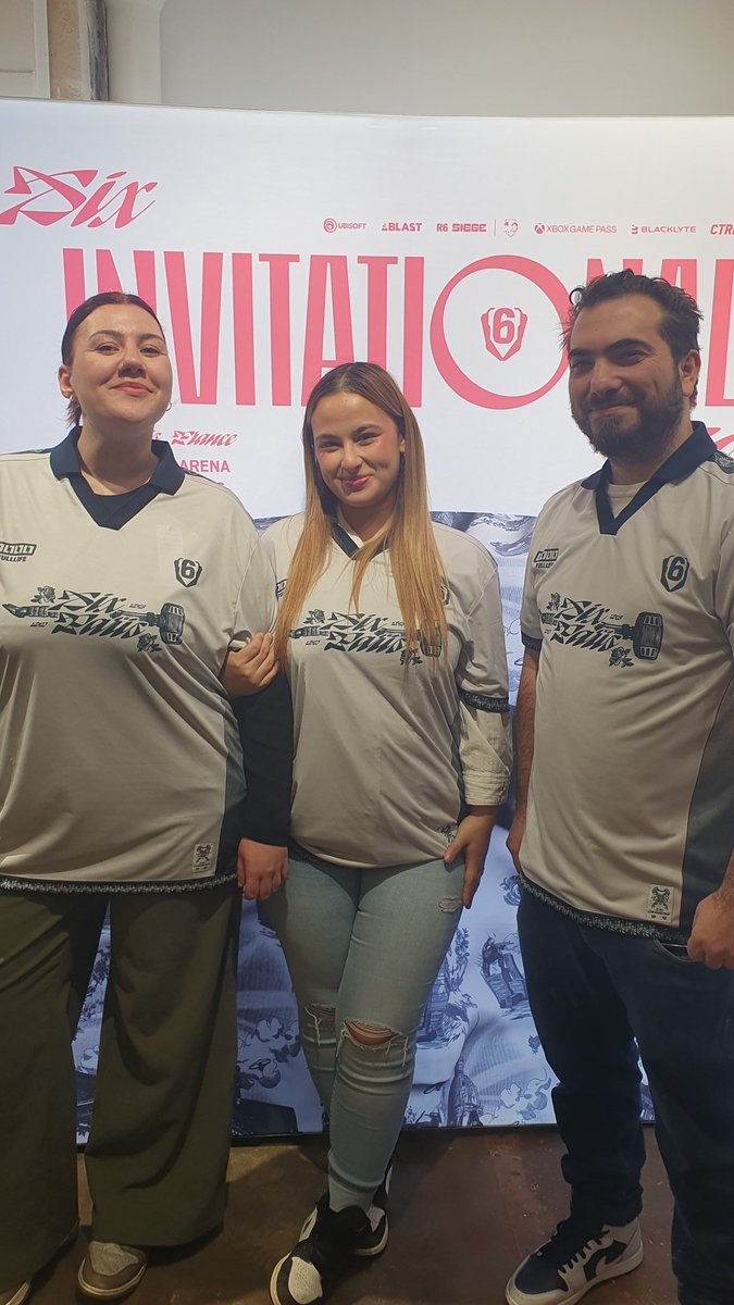 ZoulouTangoRPV's tweet image. Un immense merci à @UbisoftFR pour l’invitation à l’ouverture du pop-up store pour mettre en valeur @R6esports_FR
Trop heureux de partager ce moment avec @GameAnge @MercureRPV @ptyyteconas avec les potes
Une expérience au top, hâte de la suite 
Frero @WillyLeBarjot tema ma bio😂