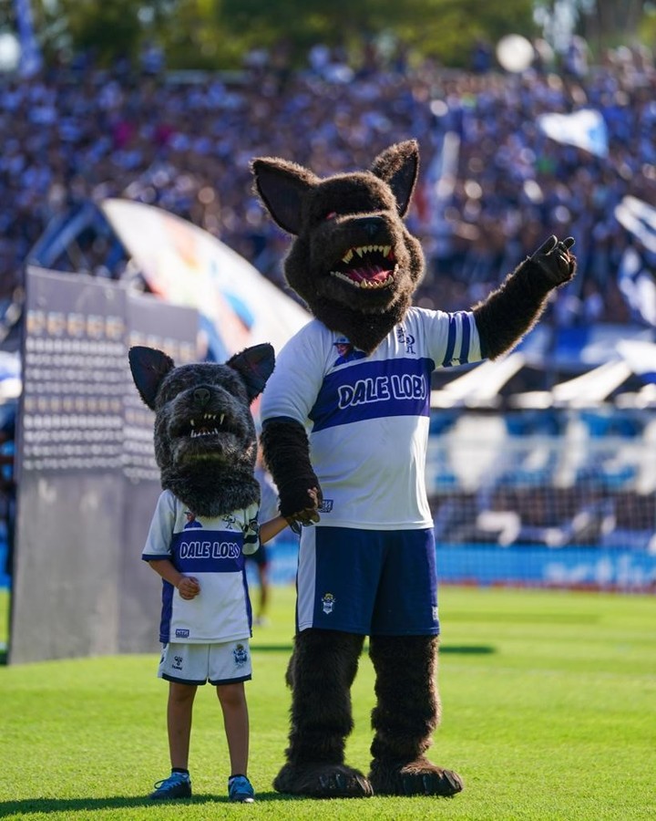 Los únicos therians permitidos acá en La Plata 👇