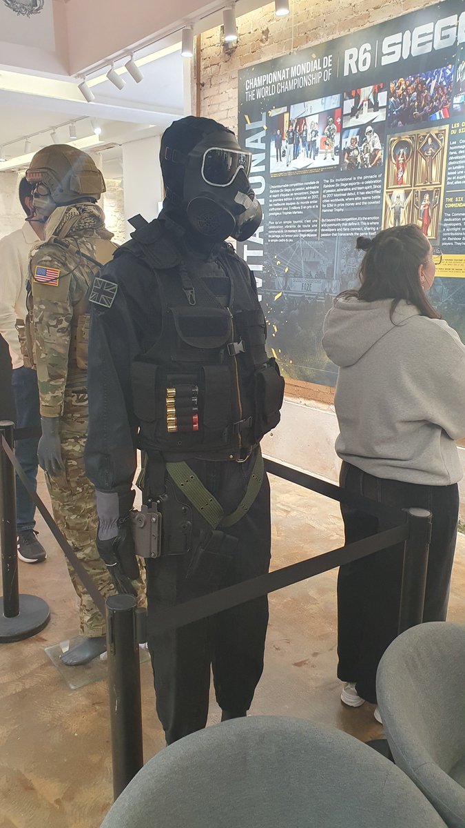 ZoulouTangoRPV's tweet image. Un immense merci à @UbisoftFR pour l’invitation à l’ouverture du pop-up store pour mettre en valeur @R6esports_FR
Trop heureux de partager ce moment avec @GameAnge @MercureRPV @ptyyteconas avec les potes
Une expérience au top, hâte de la suite 
Frero @WillyLeBarjot tema ma bio😂