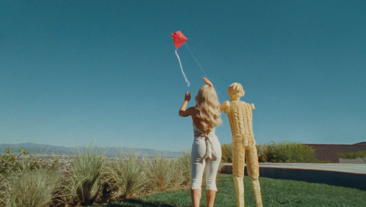 centralsbr's tweet image. Pringleleo anuncia o fim de seu relacionamento com Sabrina Carpenter via Instagram:

“Depois de muita reflexão, decidi que é hora de trabalhar em mim mesmo. Me recompondo emocionalmente... e bem fisicamente, enquanto embardo na minha nova vida de solteiro.”