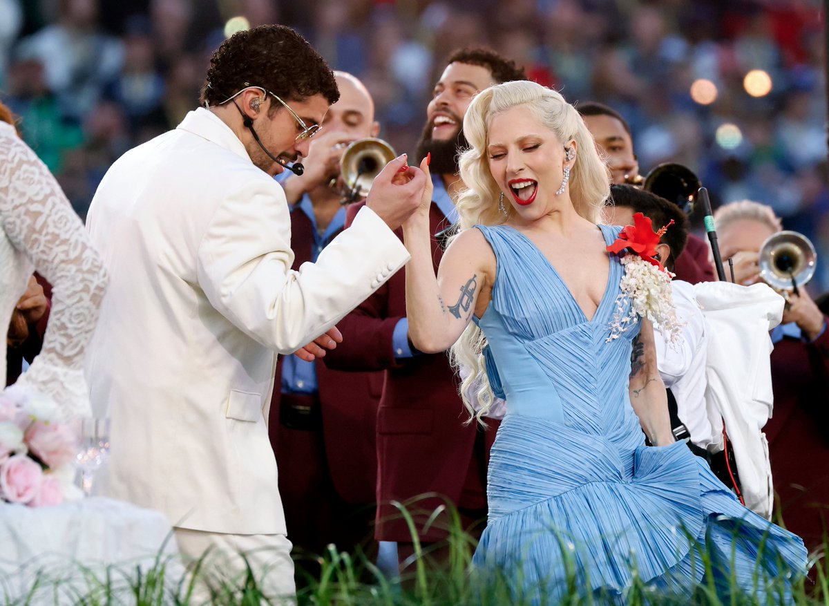 gagaimages's tweet photo. [240+ UHQ PHOTOS] Lady Gaga performs at the Apple Music Super Bowl LX Halftime Show in California (Feb. 8).

Full album: https://t.co/oPkIvBsPDl https://t.co/DdD2zRvfnQ