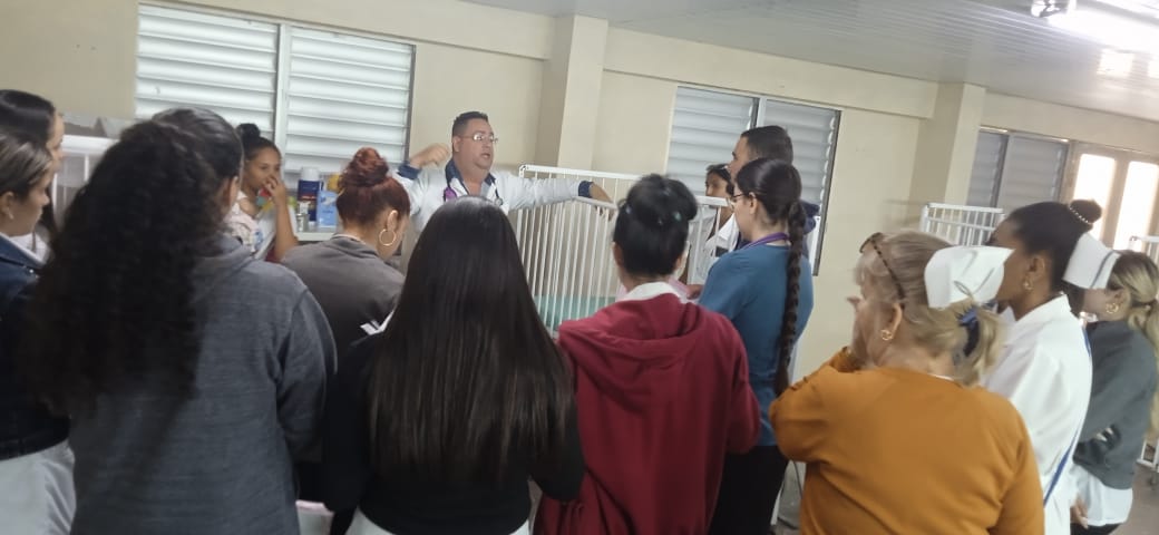 Como cada dia se realizó pase de visita docente asistencial Miscelánea lactante en <a href="/HppssDoc/">HospPediatProvSS</a> #CubaPorLaVida 
#SanctiSpíritusEnMarcha 
<a href="/DirecSaludSsp/">Direccion General de Salud SS</a> <a href="/MINSAPCuba/">Ministerio de Salud Pública de Cuba</a>