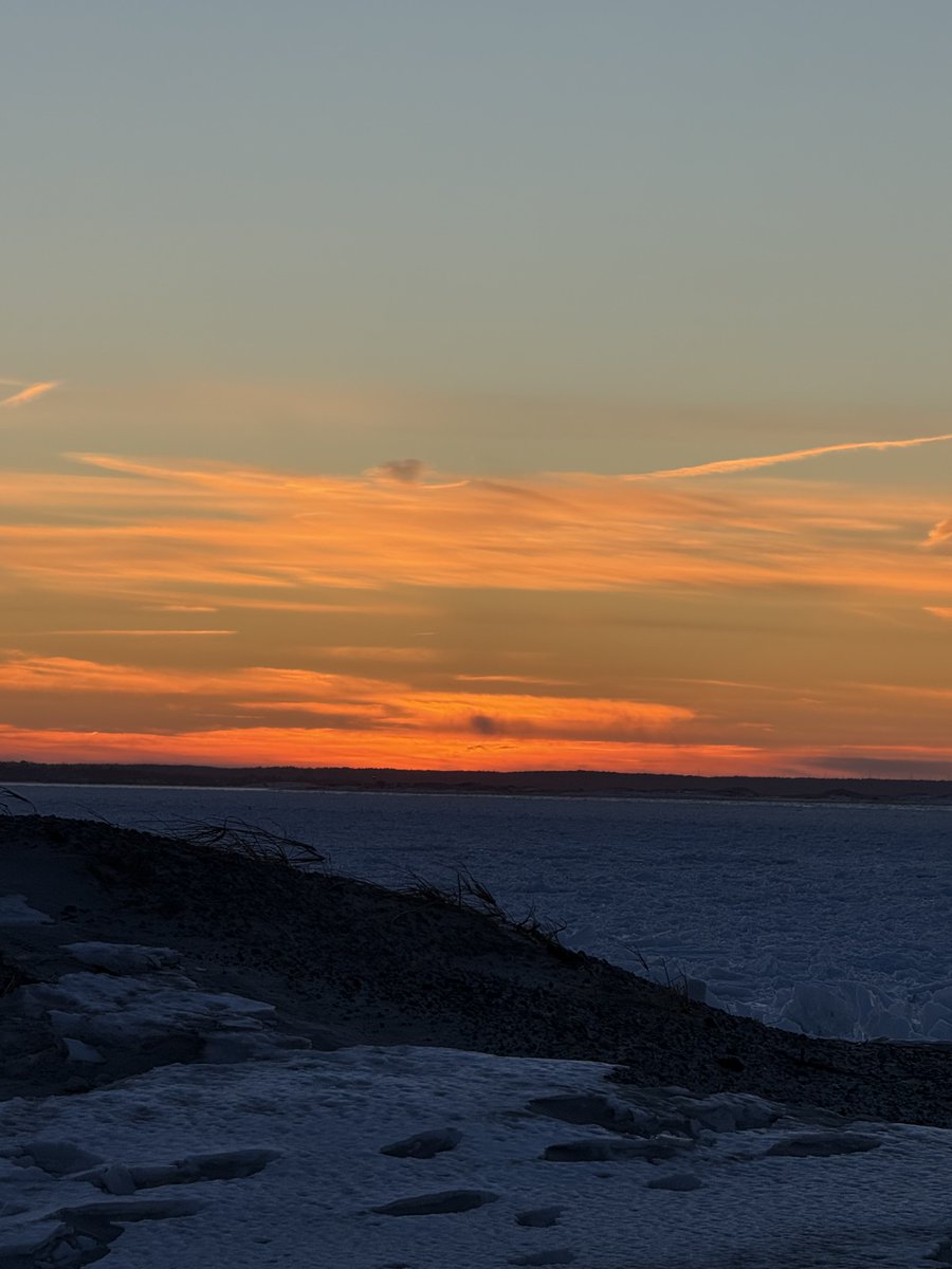 mmuhlfelder's tweet image. #capecodbay starting off the week demonstrating a #calmocean