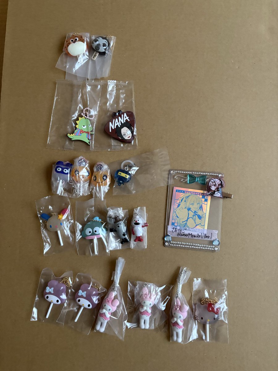 【交換　買取　譲渡】
サンリオ
スンスン
キャンディ　ガチャ　たまごっち
ズートピア　矢沢あい

譲:写真の品物
　横一列ごとのお譲り

求:定価➕ク送料

ガチャのため、初期傷気にされる方は
お声がけご遠慮ください。

キティ　マイメロ　
うさはな　ハンギョドン
初めましての方固定ツイ