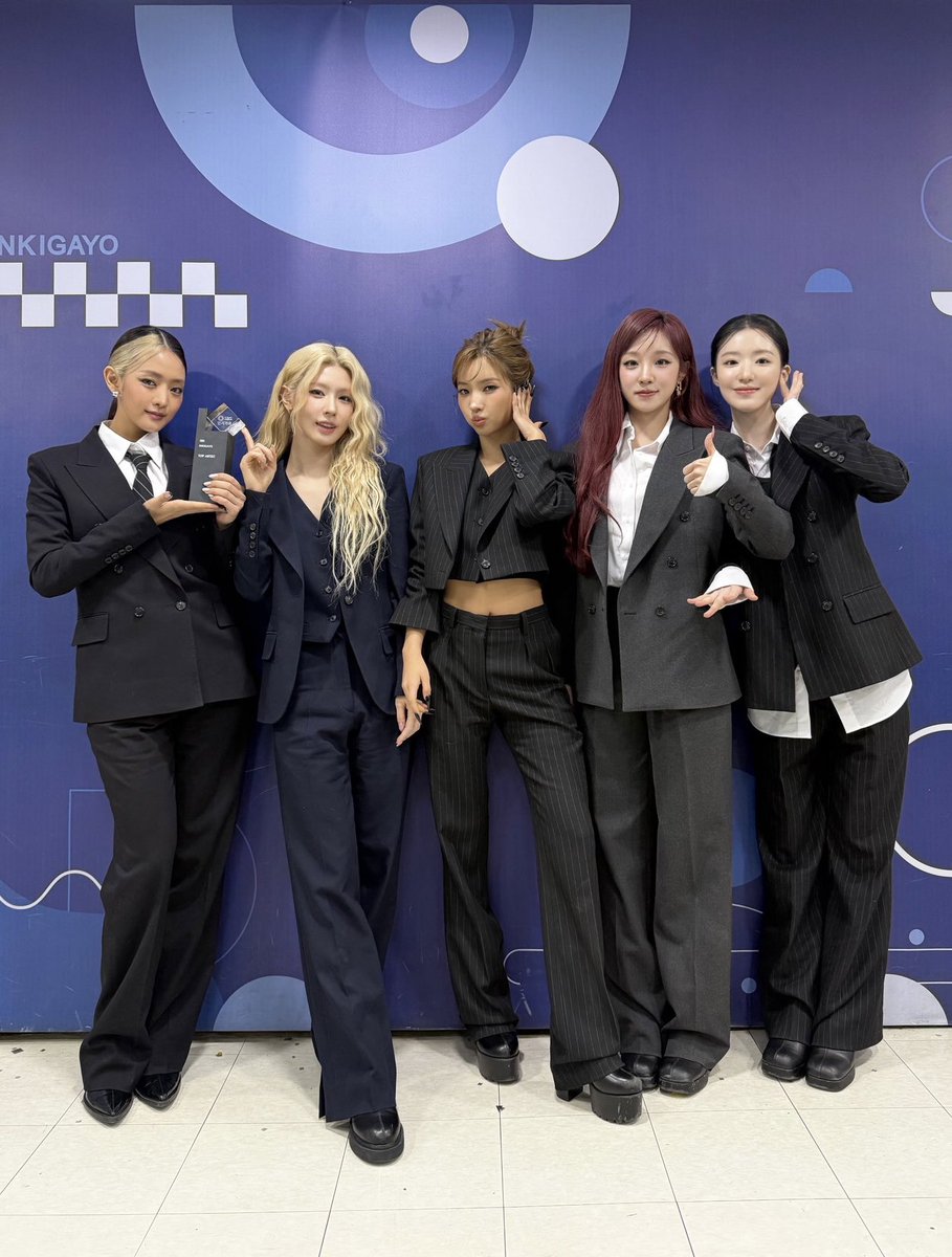 i-dle encerrou oficialmente as promoções de "Mono" e conquistou o 3º win no Inkigayo.

As meninas vão se preparar para a nova tour que inicia no dia 21 de Fevereiro, em Seul. Ainda temos mais chances de vitória para "Mono" essa semana! 🔥