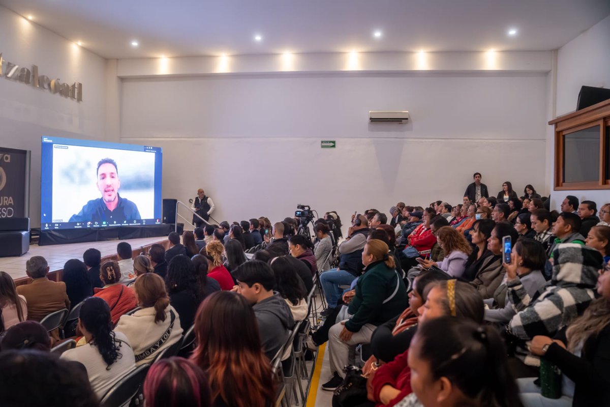 Les confieso algo: La iniciativa de regular los celulares en las escuelas nació desde que me convertí en papá. 

Ahí entendí la verdadera responsabilidad que tenemos con nuestros niños y niñas. 

Cuéntenme, ​papás, ¿cómo manejan ustedes el tema de las pantallas en casa?