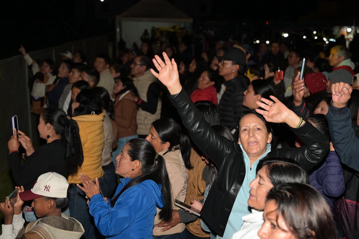 El público de Urcuquí disfrutó del concierto de <a href="/willietamayoec/">Willie Tamayo</a> 🎤 Muchas gracias Imbabura por recibir al legado de La Grande del Ecuador 🇪🇨 #willietamayo #concierto #urcuqui #imbabura #ecuador