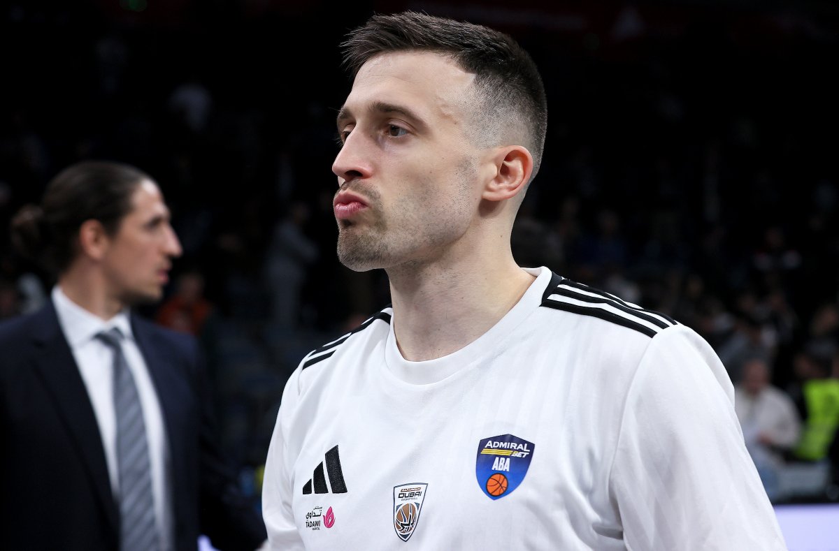 sportklub's tweet photo. Aleksa o buri u Partizanu: Kao što bi patrijarh Pavle rekao...

Opširnije: https://t.co/K8SZJ7MN2I

#kkp #partizan #dubai #aleksaavramovic #avramovic https://t.co/8oBnMtTtCe