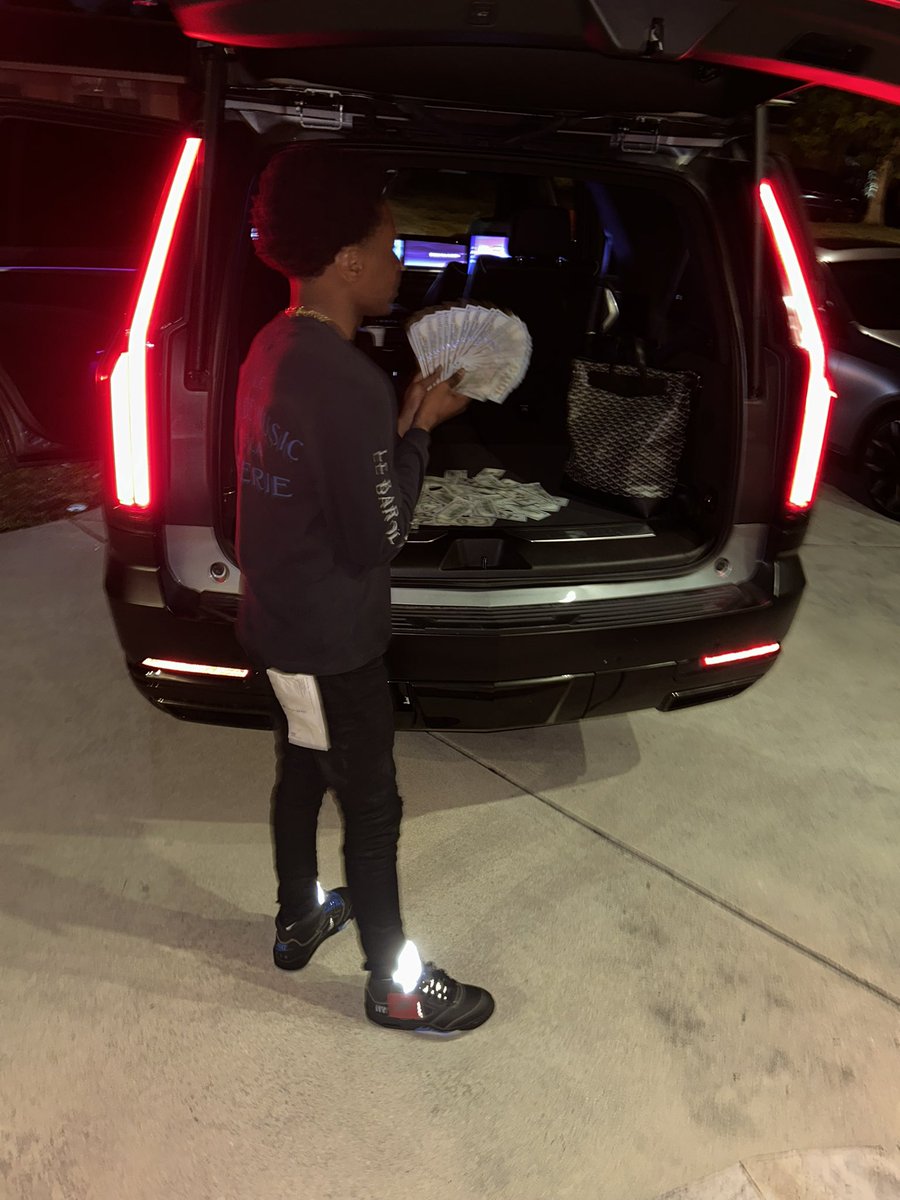 lil3hree_'s tweet photo. https://t.co/lG85VAIj4U