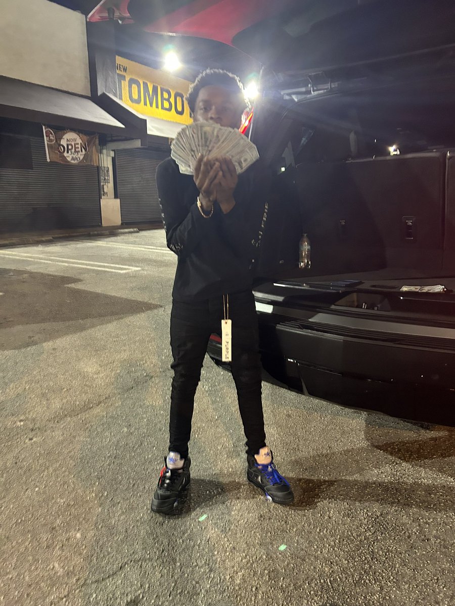 lil3hree_'s tweet photo. https://t.co/lG85VAIj4U