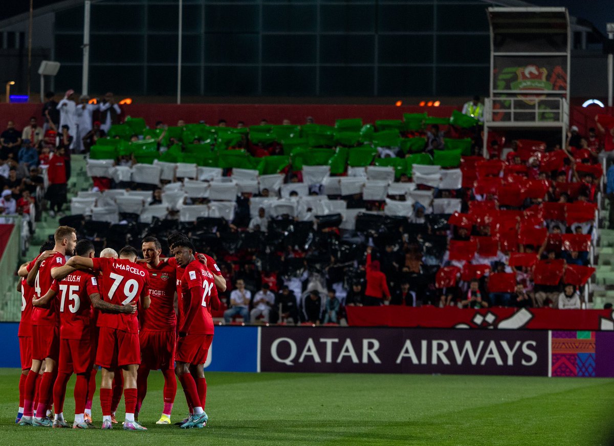 اقسم بالله ما قصرتوا يا رجال ❤️

نلعب بـ ثلاث أجانب فقط !
و فيدي و يوري و سردار " مصابين "

على رغم تقصير الإداره إلا أن اللعيبه اثبتوا
بأنهم في كل مباراة وعلى رغم النقص و على رغم الظروف
بأنهم يقاتلون 90 دقيقه .. رجال 💪🏼🔴

على الإدارة توفير احتياجات الفريق .