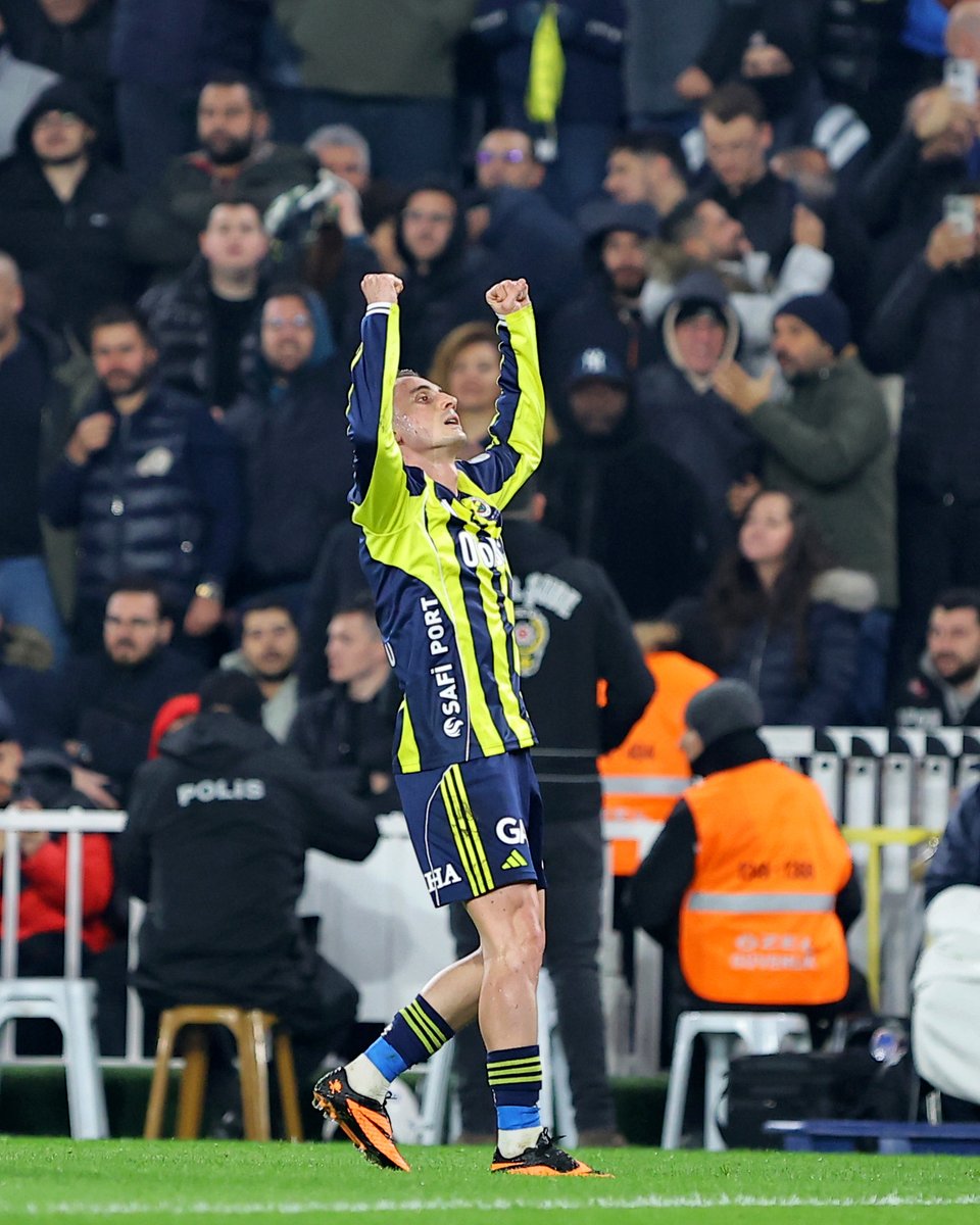 Fenerbahce's tweet photo. Kerem “Potter” Aktürkoğlu. 🪄 https://t.co/ybo3BlWMCg