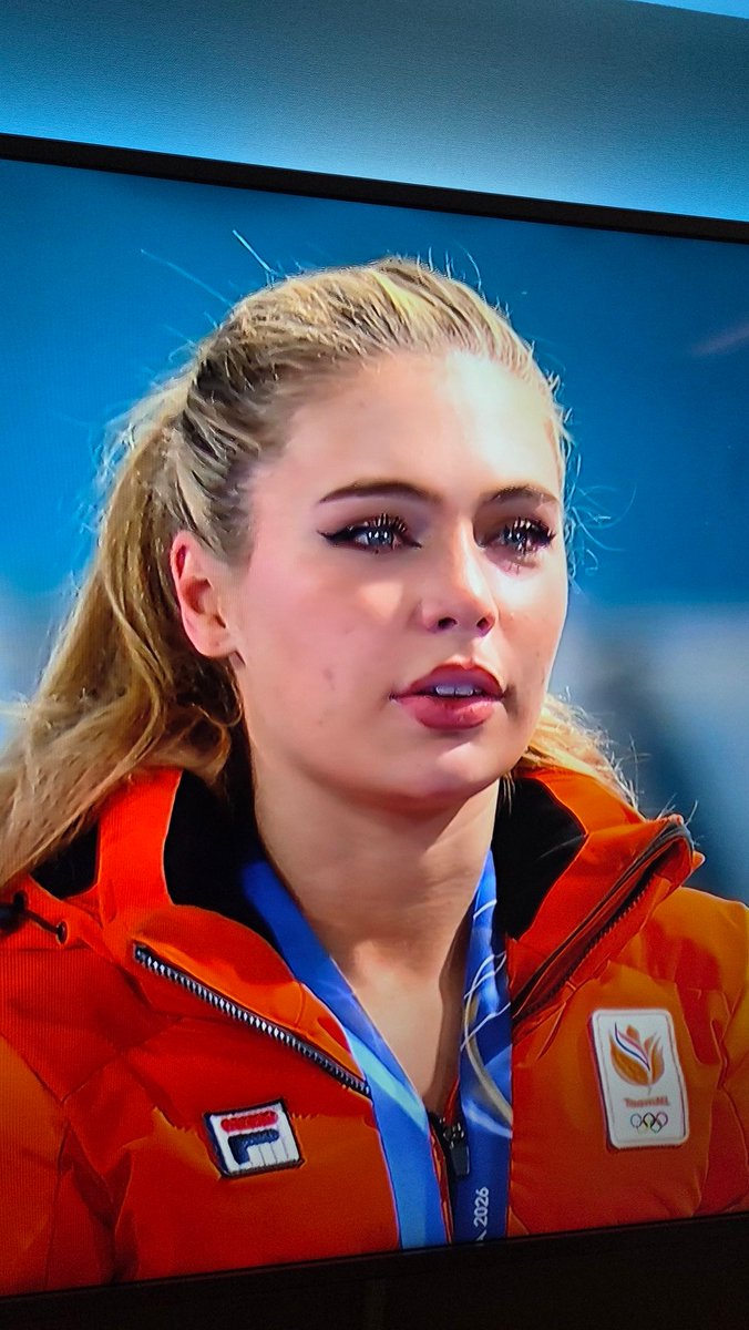Queen! Je koos je eigen weg.. Iedereen had een mening. Maar je deed het gewoon #legende 🌟💛💛💛 #juttaleerdam