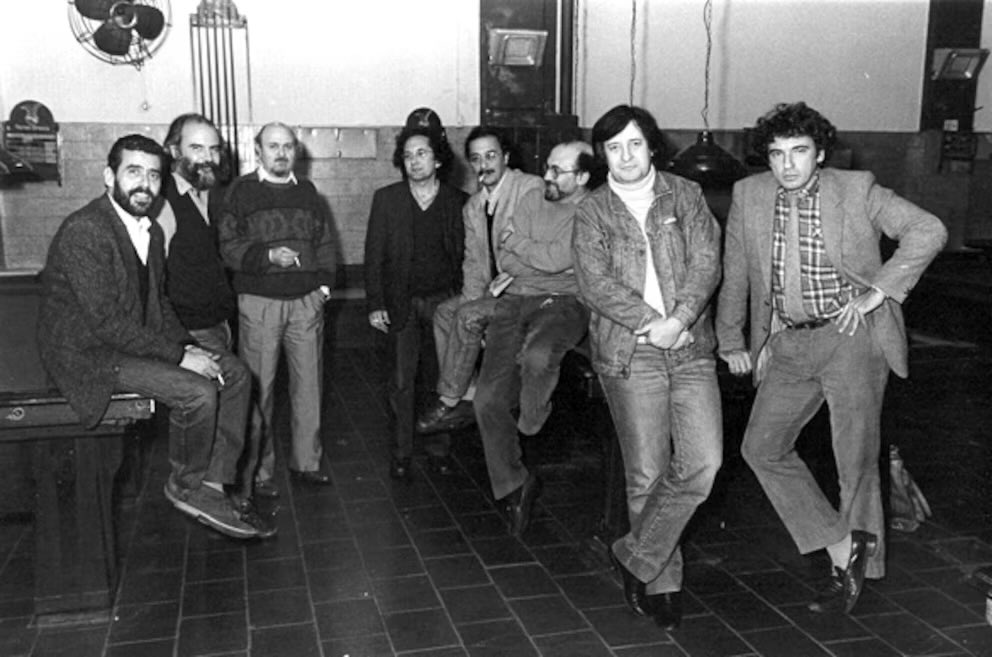 Grupo Escritores Policiales Argentinos (EPA): Jorge Manzur, Juan Sasturain, Osvaldo Soriano, Ricardo Piglia, Juan Martini, Vicente Battista y José Pablo Feinmann.