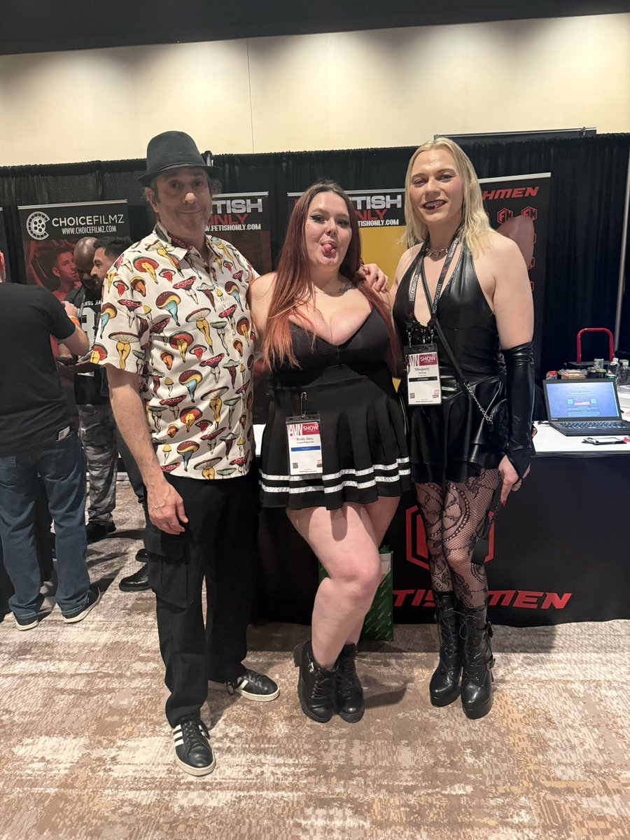 𝔹𝕣𝕒𝕥𝕥𝕪 𝕁𝕚𝕟𝕩𝕩 tweet media