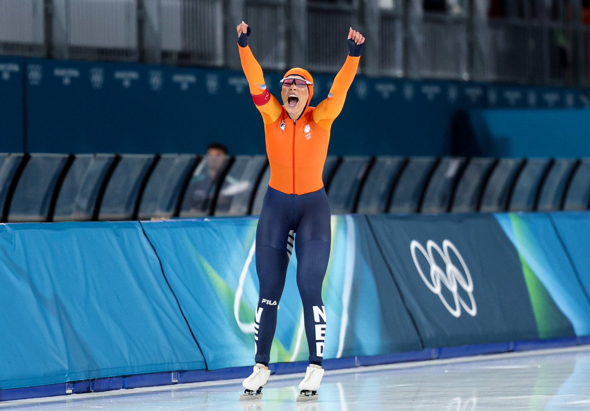 milanocortina26's tweet image. From silver in Beijing 2022 to gold at Milano Cortina 2026, setting a new Olympic record: Jutta Leerdam is the Women’s 1000m Speed Skating champion!

Pure emotion.

#MilanoCortina2026 #Olympics #JuttaLeerdam #SpeedSkating