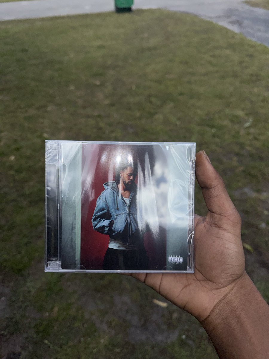 TraeWave's tweet photo. @KingOfQueenz Let a nigga know when y’all down in Florida cd just came in today ❤️‍🔥🔥🔥 https://t.co/1AHYTFPpbf