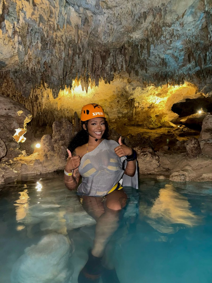 diannaV13's tweet photo. money will come and go but I will never be 26 again in Mexico Cave diving https://t.co/3j6CGTWbnb