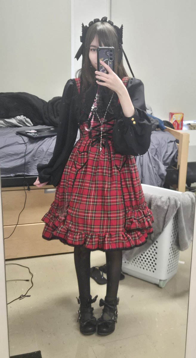 𝕔𝕣𝕚𝕤𝕚𝕤 ❤️‍🩹🧵 | doll vtuber tweet media