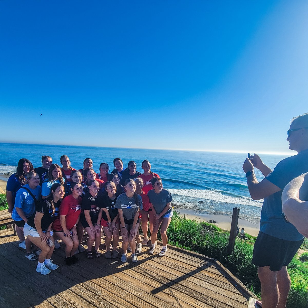 LCUSoftball's tweet photo. California vibes with the Lady Chaps. 😎🌊

Sun, sand and a little team fun between sets of games on the West Coast. https://t.co/JZu1PdFsGE
