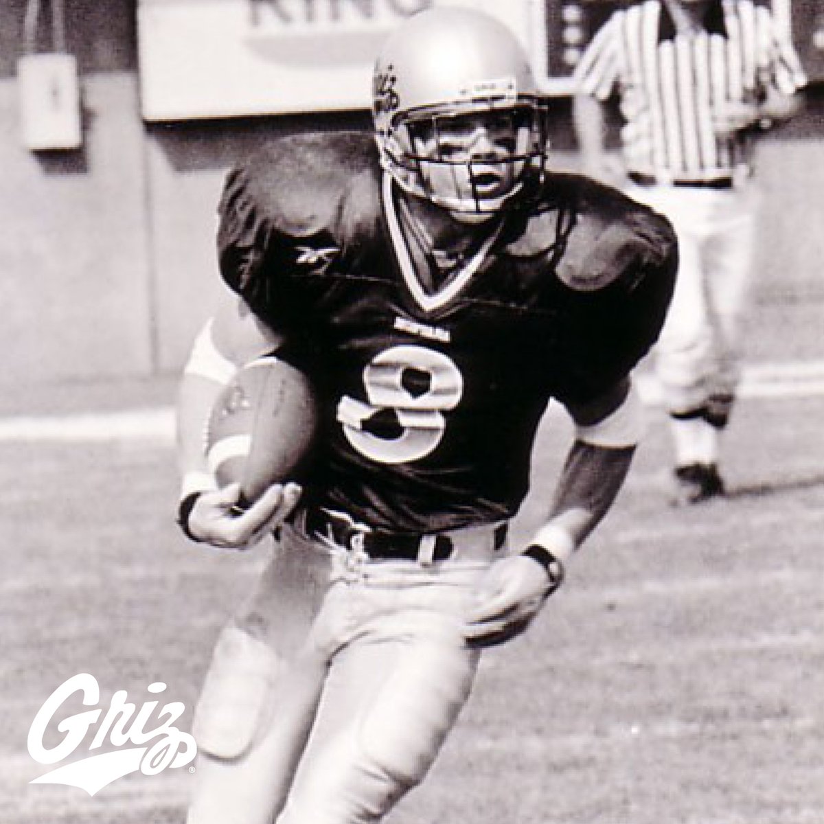 MontanaGrizFB's tweet photo. O'Connell becomes one of just three former Grizzlies to earn a Super Bowl ring as players along with Raul Allegre (Giants), Brock Coyle (Seahawks), and Jimmy Farris (Patriots). ๐ซก
#GoGriz x #NextLevelGriz https://t.co/i0l9NwlSRc