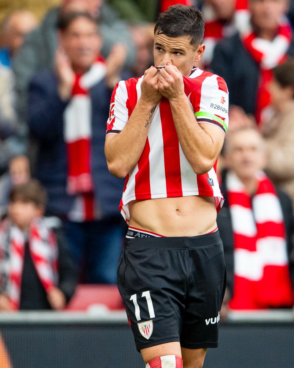 POR LA MAÑANA CAFÉ ☕️ 
POR LA TARDE RON 🥃
LLÉVAME A SEVILLA 💃🏽
GORKA GURUGOL ⚽️