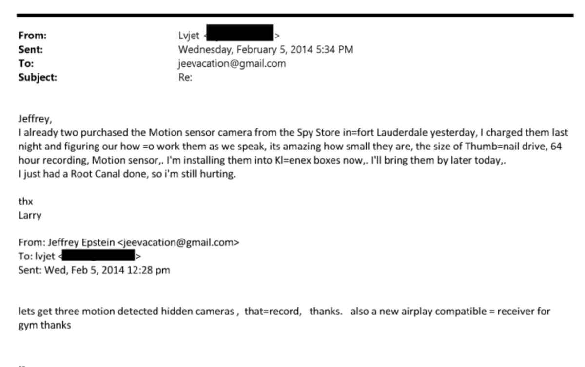 ElizabethleaVos's tweet image. Here's pictures of a bucket of hard drives from the 2019 investigation. They were apparently not taken into evidence and promptly disappeared. 

Meanwhile, there are Epstein emails about hiding hidden motion-sensing cameras in kleenex boxes. Tracey is straight up ignoring…