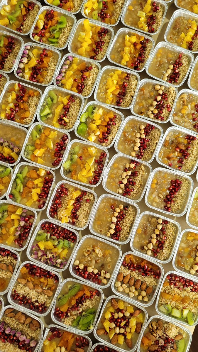 gencsafatomarza's tweet photo. Ramazan geliyor, gönüllere şifa olsun deyu, aşure kaynatıp komşularımıza ikram ettik bugün 🌙😋🥰 https://t.co/xyGgUgM2Nd