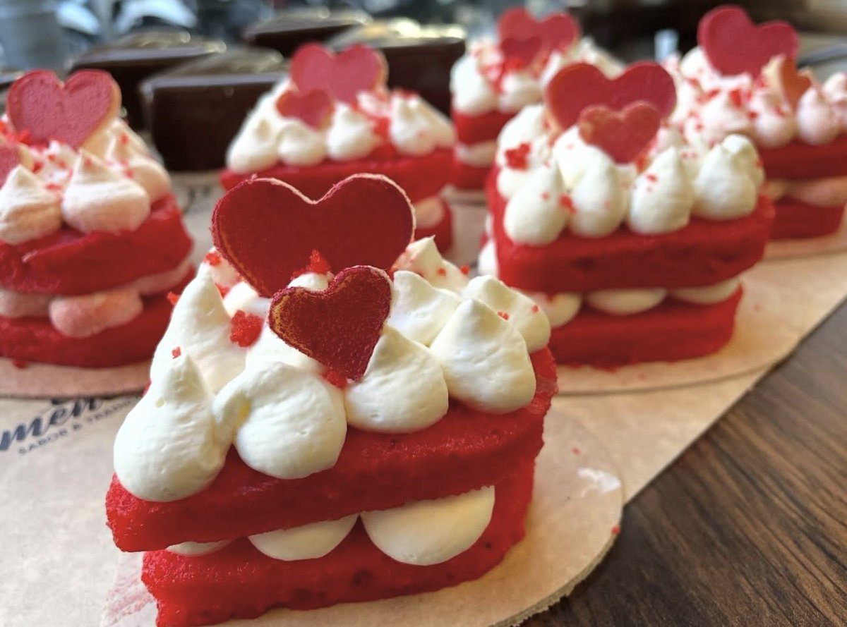 ❤️SPOILER❤️
A partir del miércoles nuestras tiendas se llenarán de CORAZONES…¡se acerca un dulce San Valentín!

Queremos que empecéis a celebrar el amor cuanto antes, a disfrutar de estas propuestas especiales y que vuestra semana sea diferente 🥰

elcolmenero.com