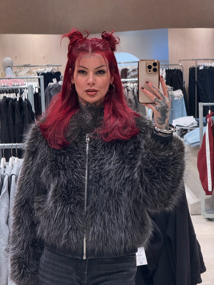 imkimjade's tweet photo. New hair, what do you think xxx https://t.co/fzuKIJlrKu