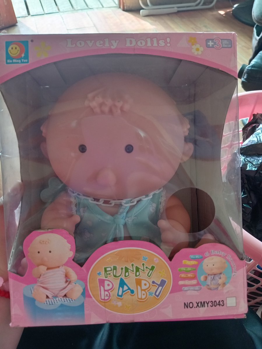 Hace tiempo a mi mamá le robaron un muñequito dondo, y hoy encontré ese mismo muñequito y se lo compre, es un poco más grande pero valió la pena, adiós a mis ahorros, ok no XD.