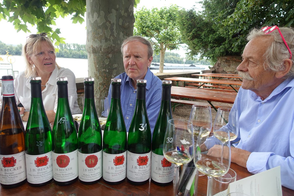 Hans-Josef Becker, Weingut J. B. Becker, Wine Personality of the Year - HENRIS WeinGuide Germany 2026 schiller-wine.blogspot.com/2026/02/hans-j…