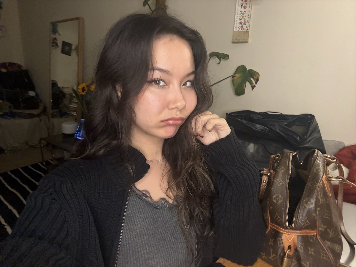 Findom Goddess Amelie tweet media