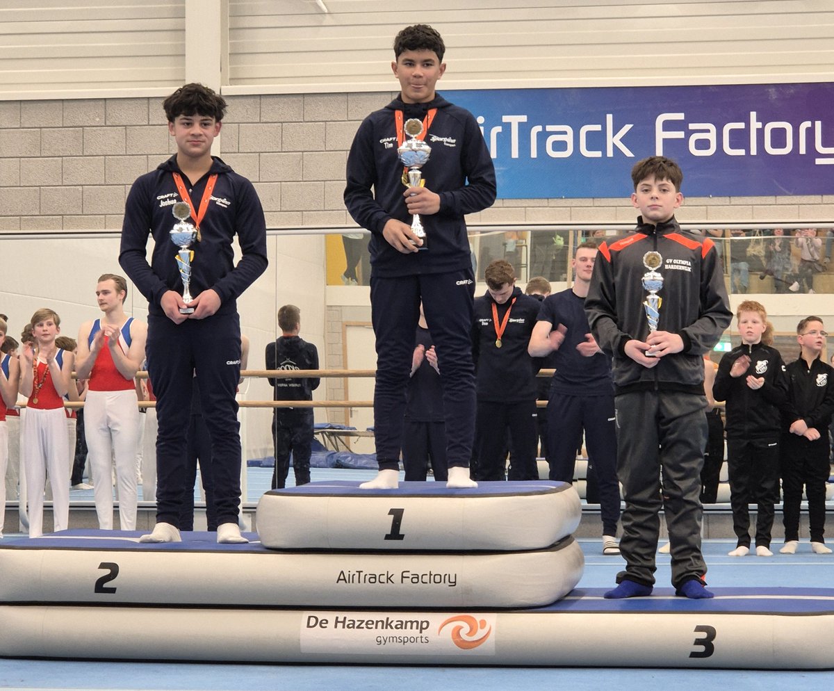Ermelose turners op het podium in Nijmegen

ERMELO - Zaterdag 7 februari vond er een wedstrijd turnen heren plaats in Nijmegen. Olivier Prinsen en Stijn van de Bunt kwamen hier in actie.  

ermelovannu.nl/sport/13730-er…

#Ermelo <a href="/GemeenteErmelo/">Gemeente Ermelo</a>