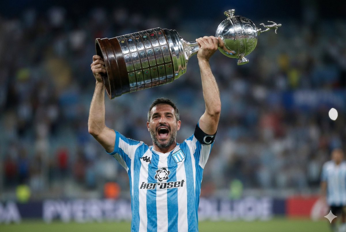 Fernandez_MM's tweet photo. Ese equipo de Racing brillaba. Eliminamos a Flamengo. Con la gente como estaba después de ganar #Con9  si no hubiera habido pandemia hubiera ocurrido esto. Bronca. https://t.co/pG8o55pk1J