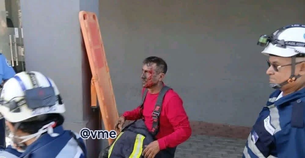 Bombero lesionado al servir en incendio de La Curacao, León.

Un bombero resultó lesionado al atender el incendio en La Curacao, León. 🚒

Arriesgó su vida para proteger a la población y los bienes comunes. 🔥
Su valentía refleja el valor del trabajo solidario.