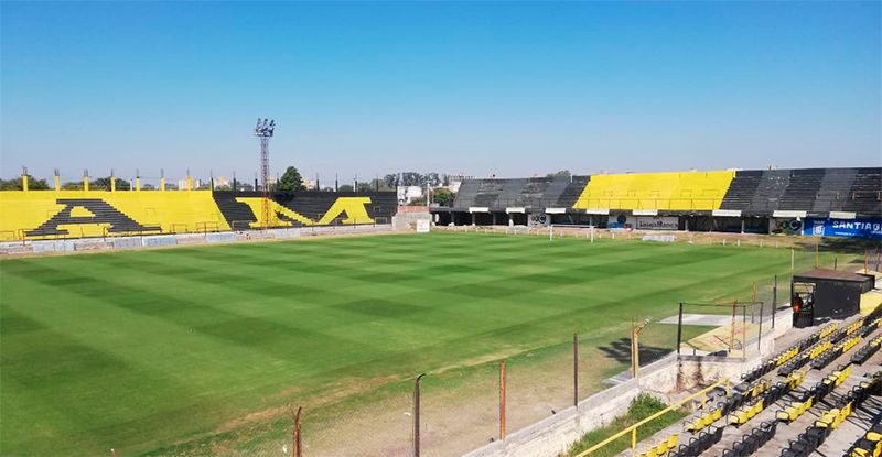 🚨#TorneoRegional MODIFICACIÓN DE SEDE PARA LA FINAL

📌Finalmente el encuentro entre Juventud Unida (Gualeguaychú) vs Defensores (Pto. Vilelas) se jugará en el Estadio de Mitre, Santiago del Estero