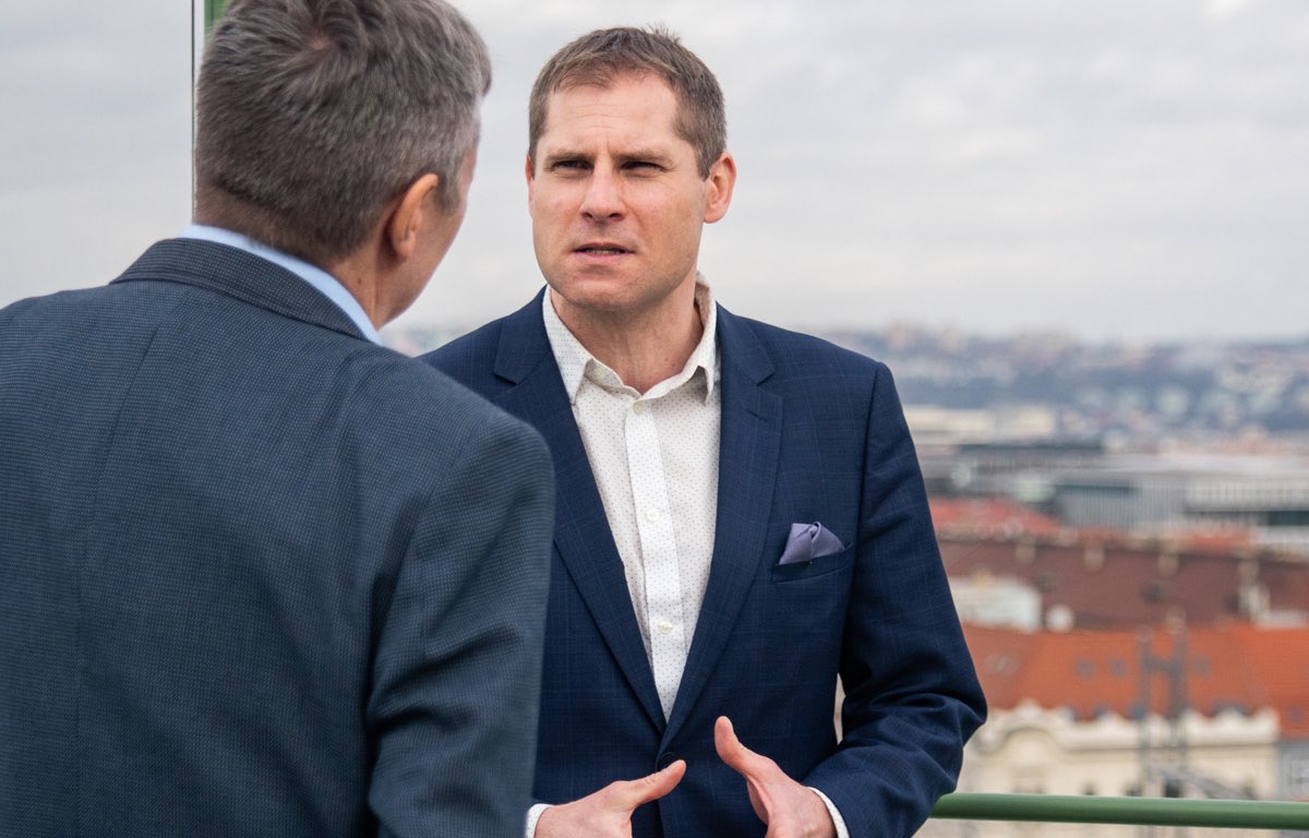 CzDefence's tweet photo. Tomáš Řepa: Svět se znovu štěpí. Jen už to není studená válka, jakou si pamatujeme⤵️

https://t.co/6xzs1iVjds

@TomasRepa4 @uniobrany https://t.co/Hb1RcBlp6t