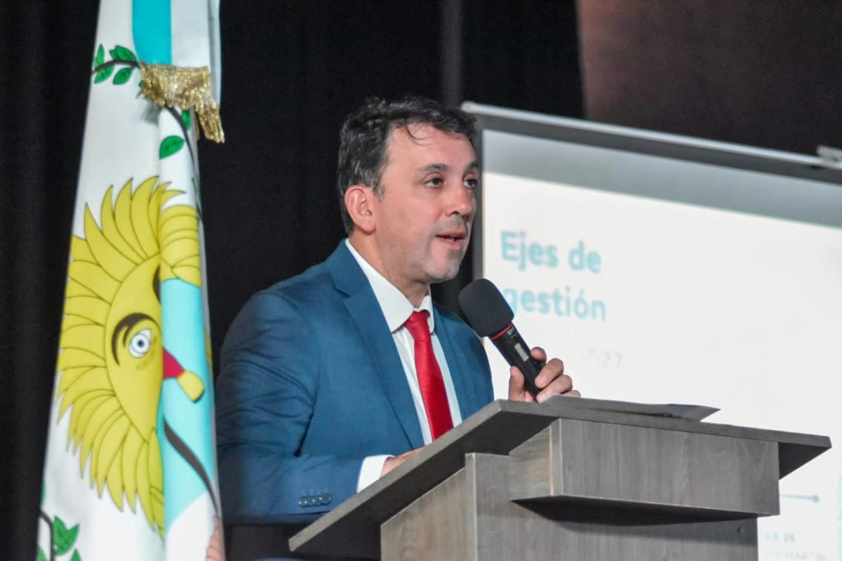 mauricio_petri's tweet photo. En San Martin se presentaron los lineamientos del ciclo lectivo 2026
✔ Nuevas Salas de 3 años.
✔ Más libros y evaluaciones.
✔ 80% de asistencia obligatoria.
La educación de calidad es el pilar de la gestión provincial.

#SanMartinMendoza https://t.co/Ao9EOhcc30