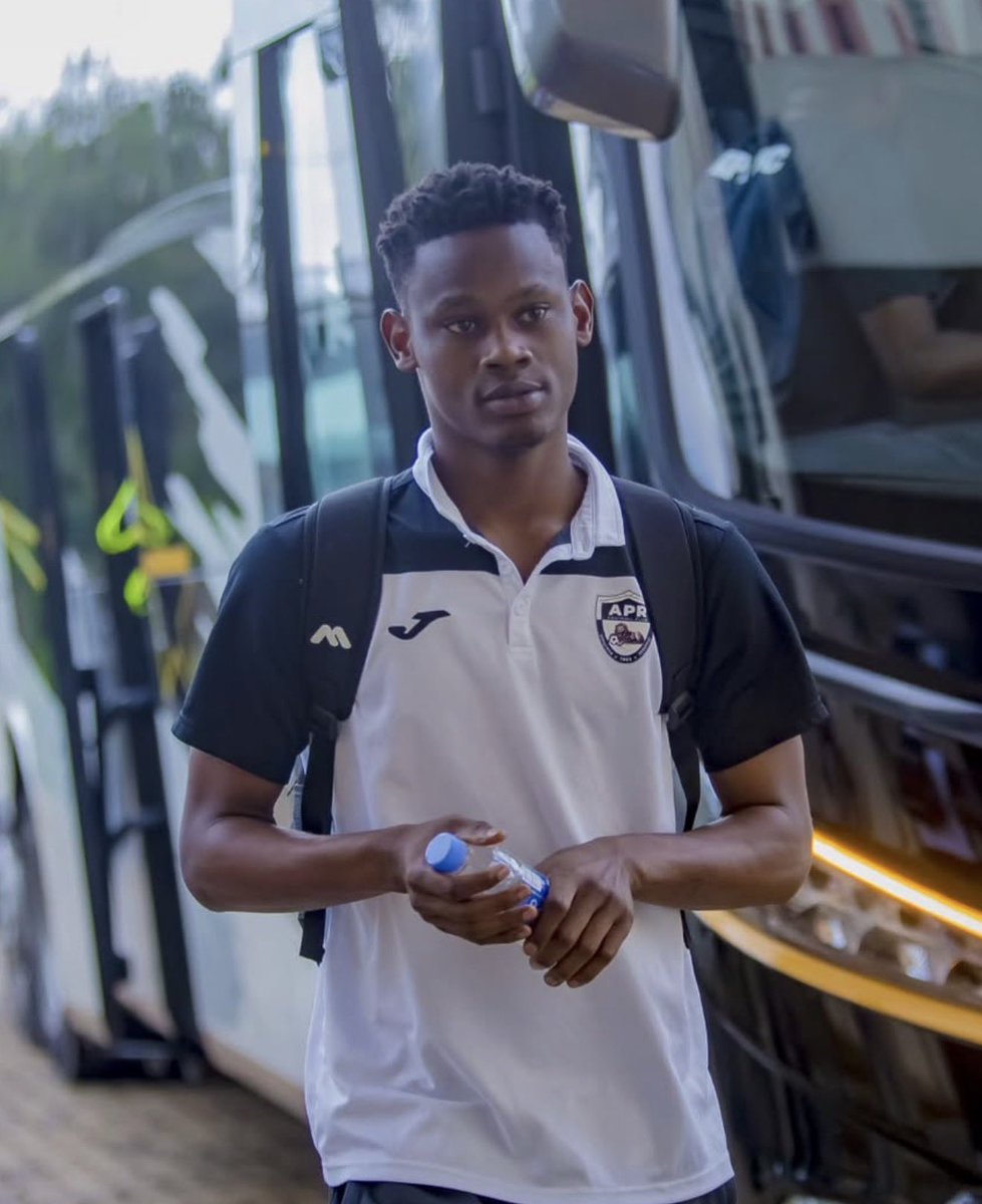 imfuraluc01's tweet photo. #RPL | #ALHAPR
Team News:
- APR FC Yakoze imyitozo ya nyuma yitegura umukino ukomeye wa AL HILAL.
- Imyitozo itagaragayemo Umuzamu Peter Ishimwe na Captain Claude nk’uko amakuru agera kuri @bbkigalifm abihamya.
- Ruhamyankiko izamu araribyimba kuri uyu wa 2, nta gihindutse no ku mukino wa Kiyovu Sports (Petero yabaye ahawe akaruhuko, nyuma y’umukino wamugoye wa Bugesera FC).
- Captain Malaria yamukojeje hasi nyuma y’umukino wa Bugesera, gusa ashobora ngo kuzakina umukino wo ku wa 6.
EJO SAA 15H00 Mwa Pelé… KANDA *939*3*1# UGURE TICKET YAWE…
#SimplySports 89.7 FM