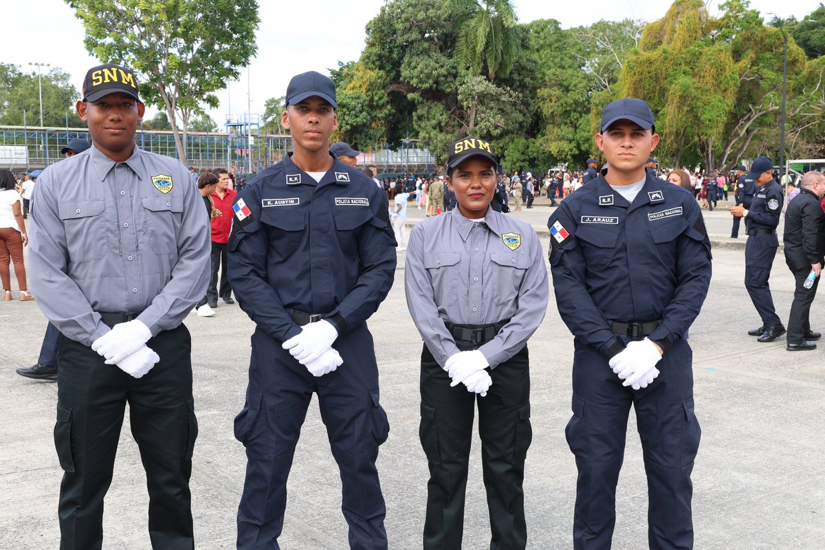 Felicitamos a los nuevos miembros de la fuerza pública, que con gran ímpetu se unen a la gran familia de la Policía Nacional, Servicio Nacional de Fronteras, Servicio Nacional Aeronaval y Servicio Nacional de Migraciones. #Felicidades