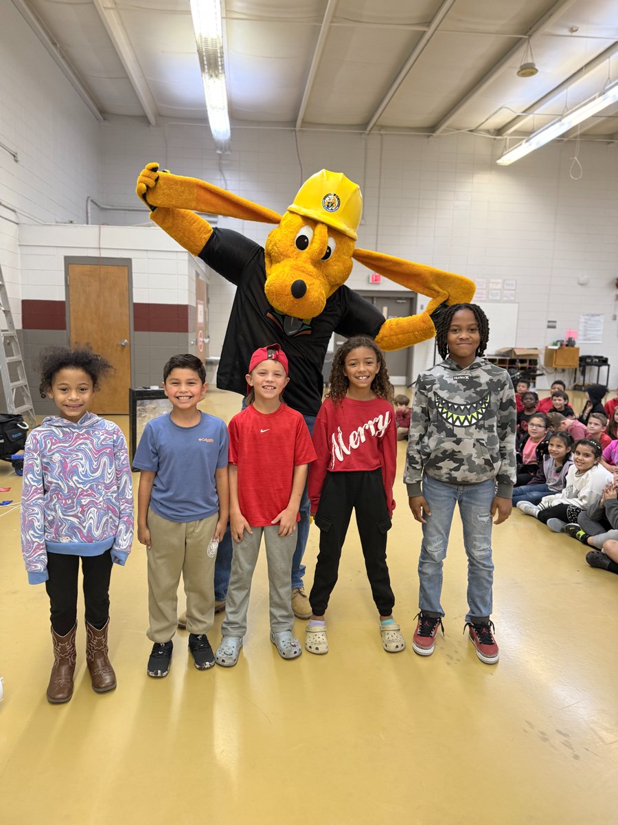 DiggerDog811's tweet image. Digger Dog and Ms. Maria visited Lake Park Elementary School!  diggerdog811.com/?p=6005 @GA811 @georgiadeptofed @gsbacomm @GAESPrincipals @gaelassoc #Call811 #Contac811 #SafeDigging #educationalsafetyprograms #PublicSafetyFirst