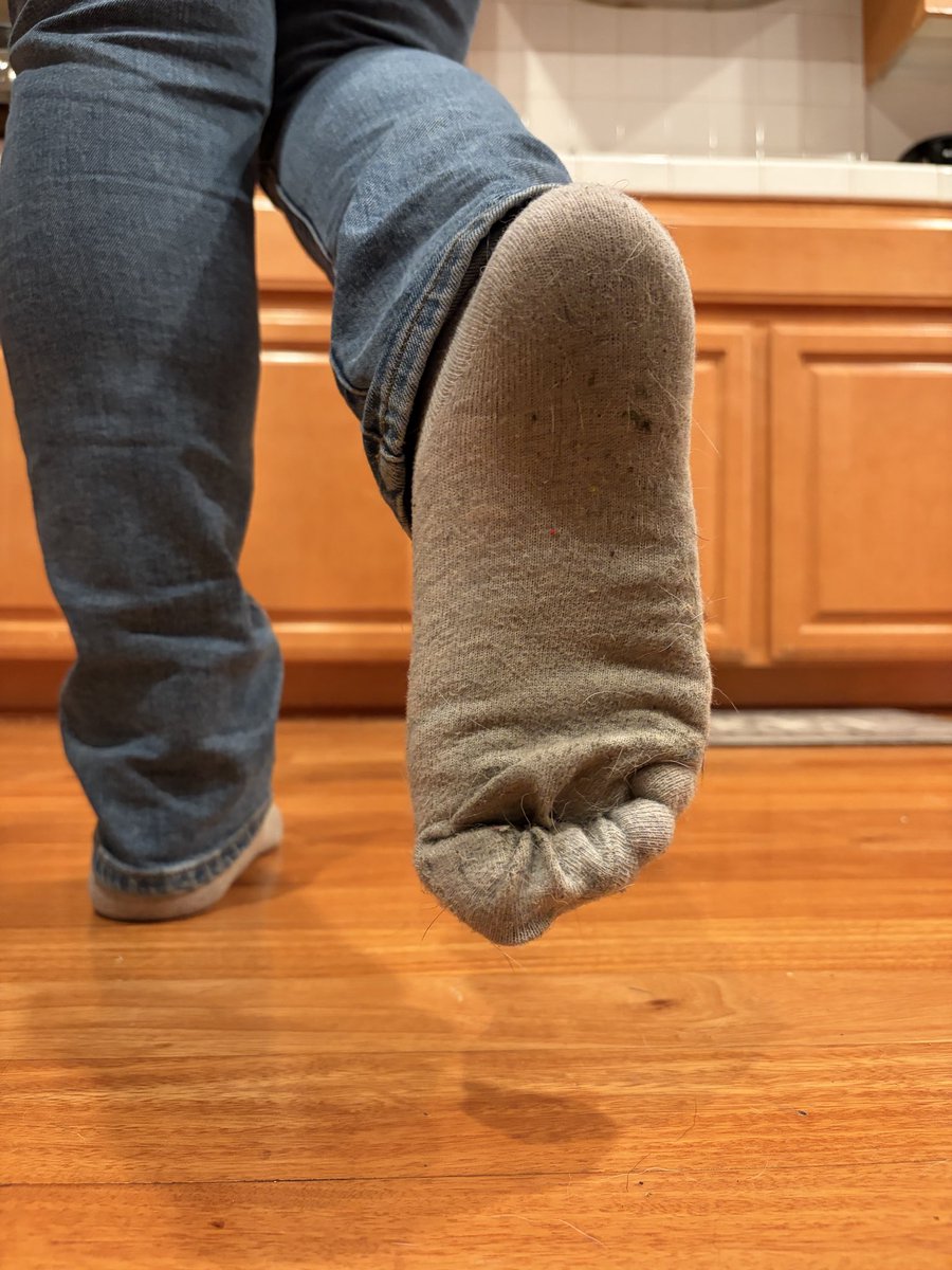 dearnoelle33's tweet photo. Day 1

#dirtysocks  #smellysocks #wellwornsocks #wellworn #anklesocks #sockselfie #socks #anklesocklover #cutesocks #socksoftheday  #socklover #followme #likeforlike #cleansocks #kneehighsocks #nylons #explorepage #whitesocks #noshowsocks https://t.co/aRUQ01wab2