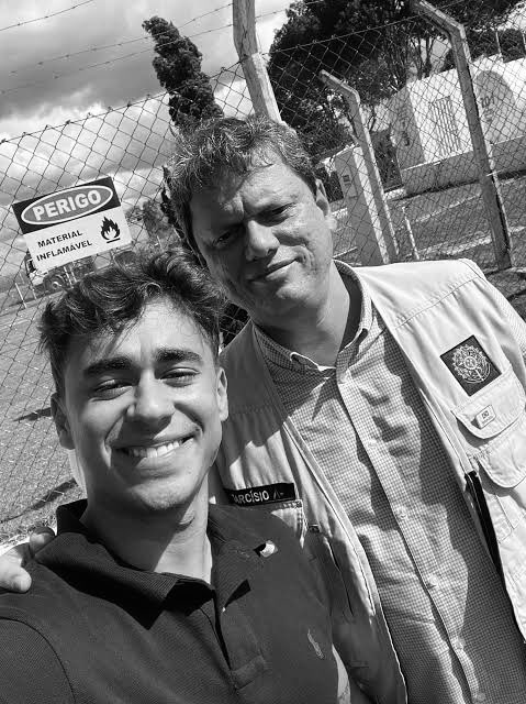 Pedro Rousseff tweet media