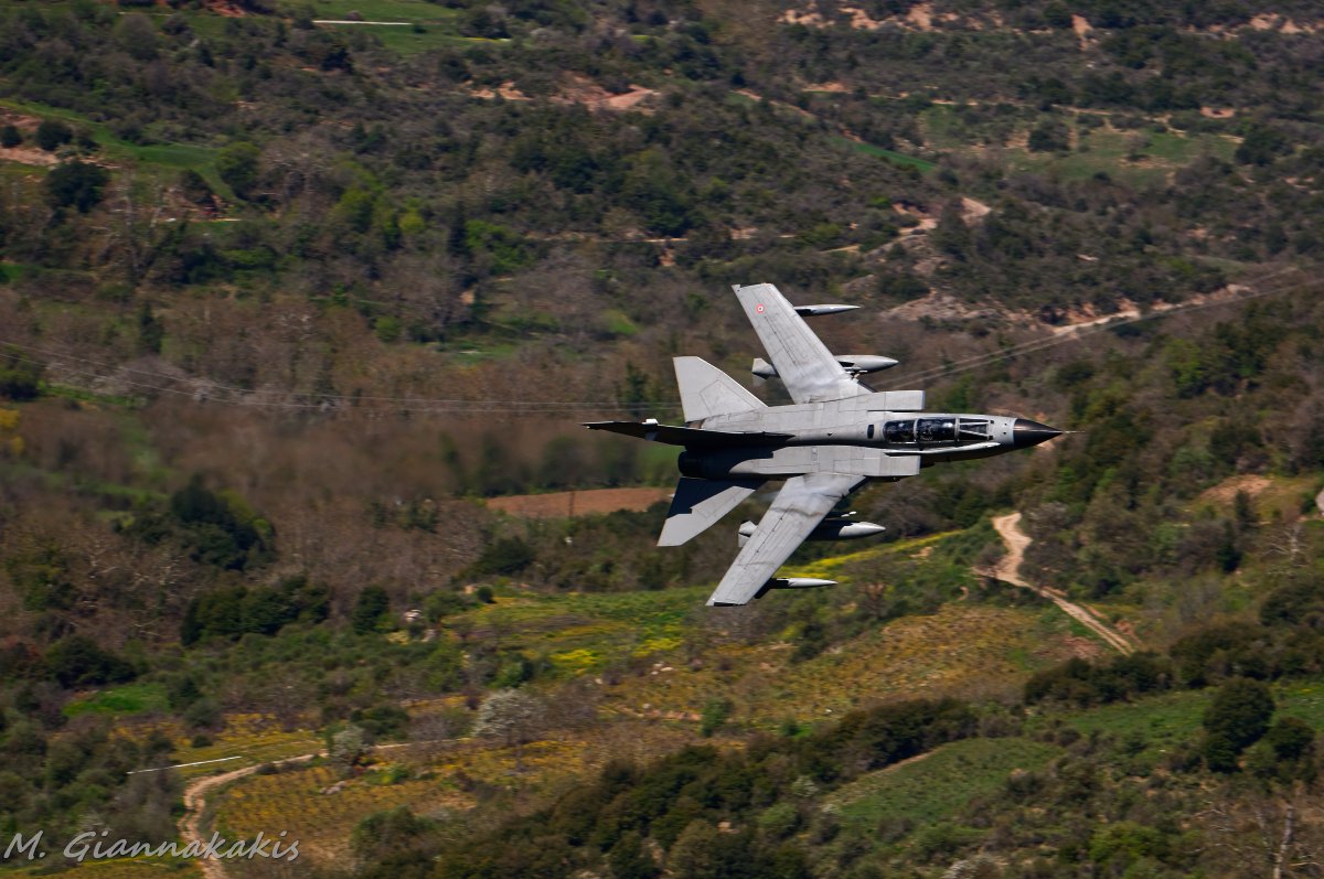 MyronGian's tweet photo. Swing-wing flying low and fast
.
Tornado ECR of the Aeronautica Militare (Italian Air Force) negotiating the Vouraikos valley
.
 #italianairforce #italianaf #panaviatornado #italianairforce #aeronauticamilitare @ItalianAirForce #tornado #panavia #tornadoecr #HARM #HARMmissile https://t.co/mrwT21JwNq