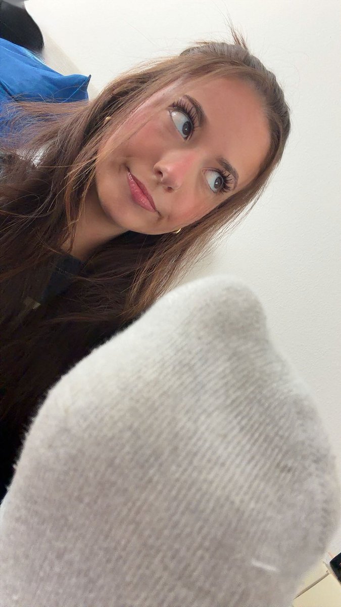 gobroke4bellaaa's tweet image. youll never be in control 🌀