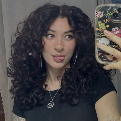 Laura 🐚 tweet media