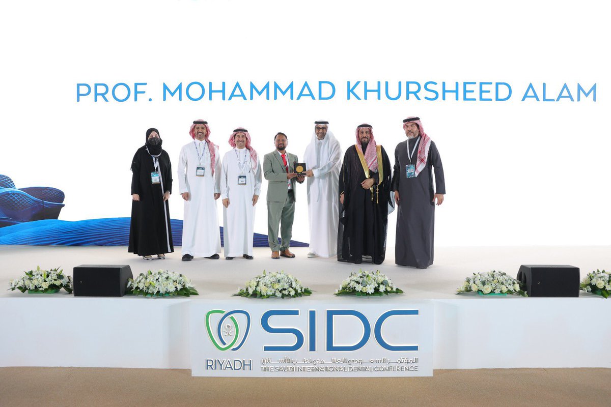 DrMohammadKhur3's tweet photo. Alhamdulillah 🦋💜
Barakallahu Feekum 🌸
Honoured with National Distinguished | Outstanding Researcher Award 🥇
Sukran Yaa Raab.
#iadrsaudi #SIDC26 #sidc #research #dentistry #awards #honored -#thankyou #KSAlife #KsaRiyadh
@DentalSaudi
@IadrSaudi https://t.co/5PVOhf2lPI
