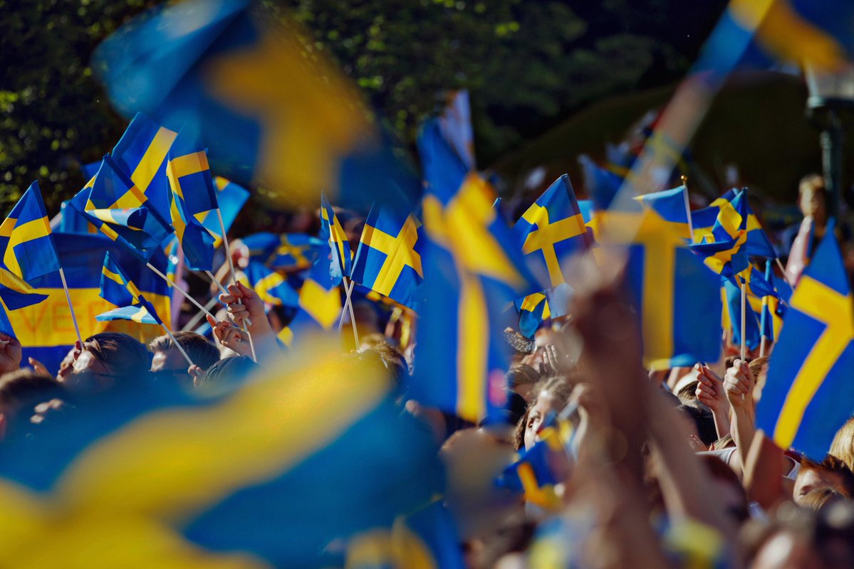Inevitablewest's tweet image. 🚨BREAKING: Sweden has today announced migrants who cannot speak the language or "understand how Sweden works" are now BANNED from being able to acquire Swedish citizenship 

Sweden is quietly fighting back! 🇸🇪