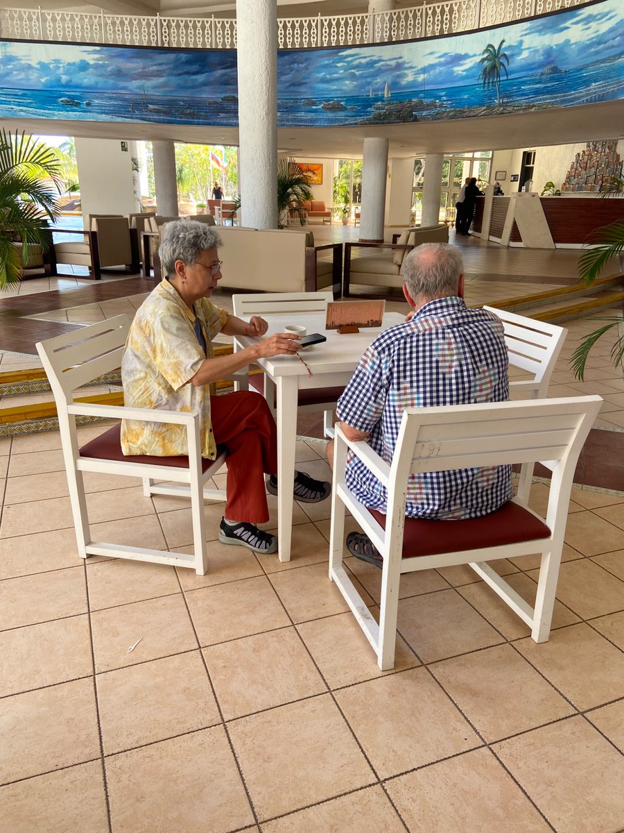 La paz no se busca, se vive.
En la playa, la piscina y el lobby… nuestros clientes disfrutan la serenidad que transforma cada instante en un recuerdo inolvidable. 🌊💦🛋️
#Tranquilidad #HotelConEncanto #ExperienciasQueEnamoran